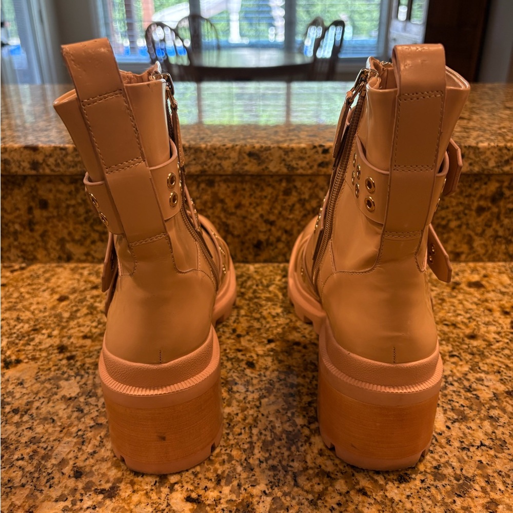 Alice + Olivia Combat Moto Boots Hali Lug Heel Beige Almond Gold 40 US 10 - Picture 6 of 11